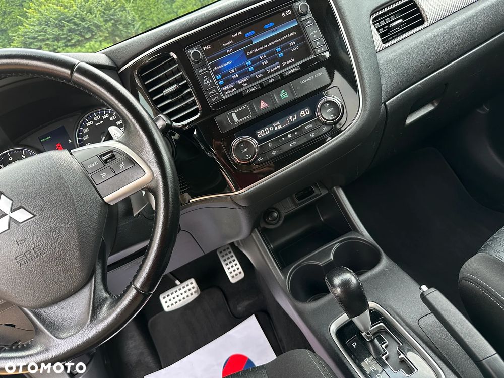 Mitsubishi Outlander - 25