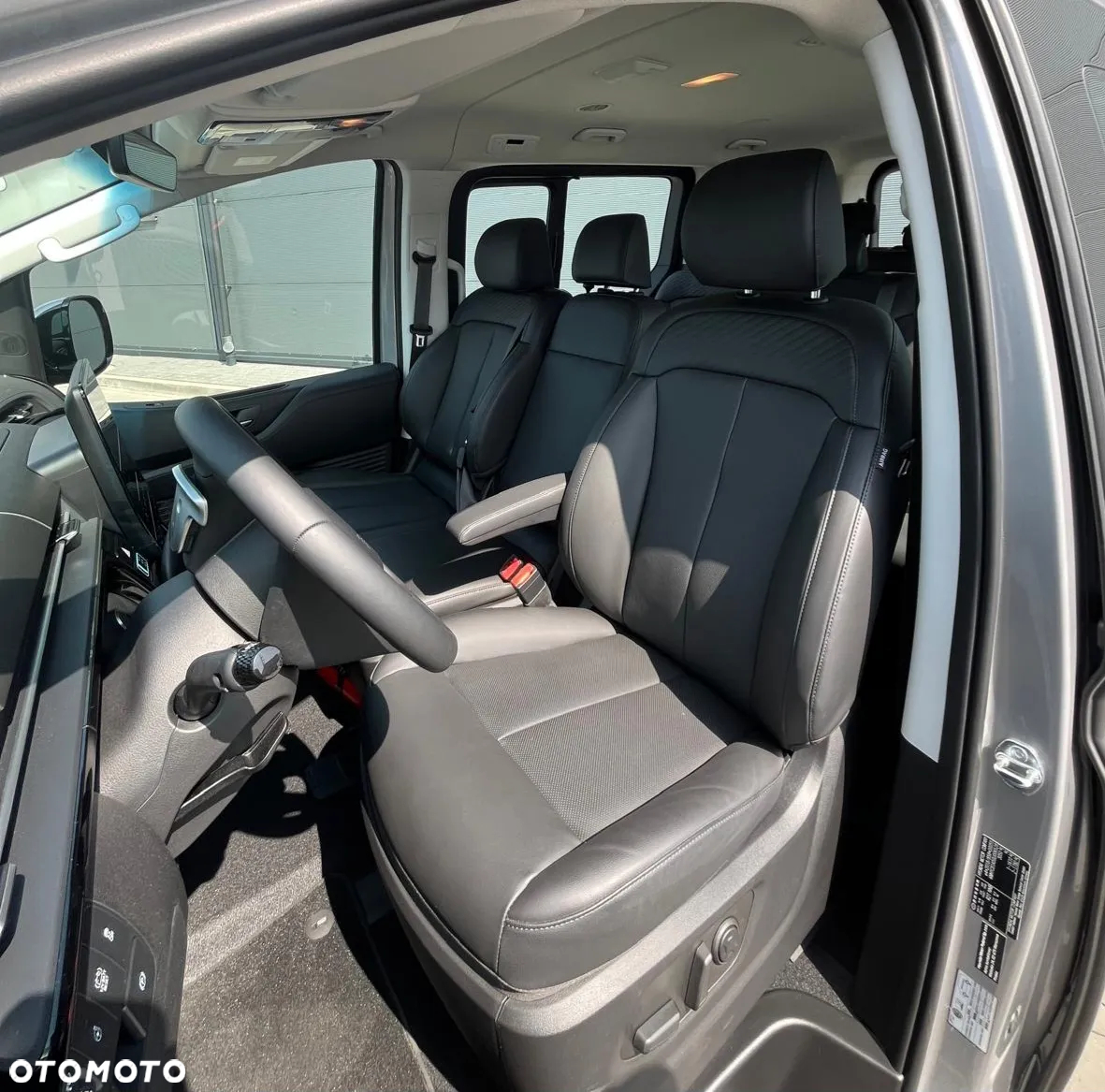Hyundai Staria 1.6 T-GDI HEV Smart - 10