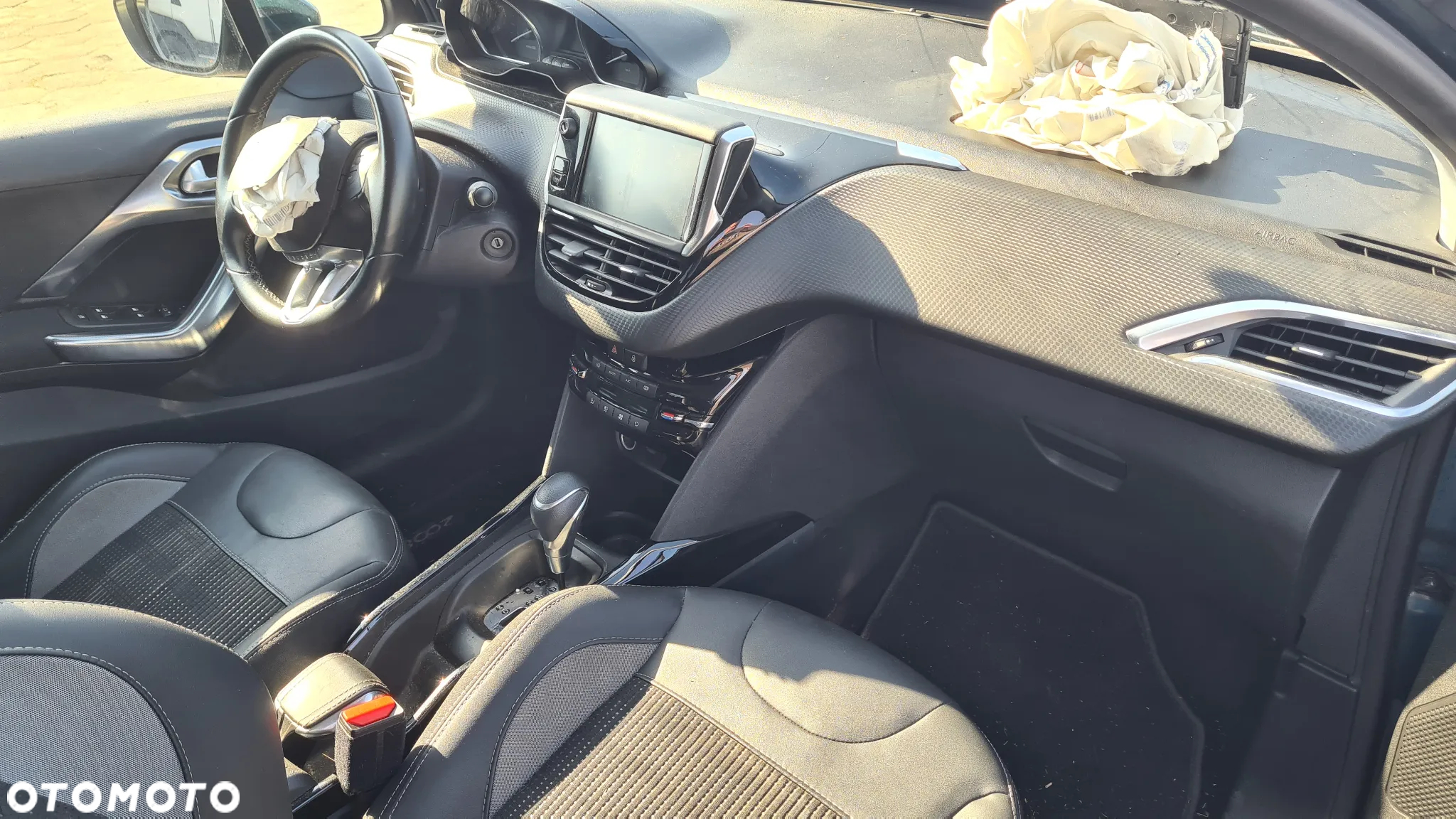 Peugeot 2008 PureTech 110 GPF Stop&Start EAT6 Active - 10
