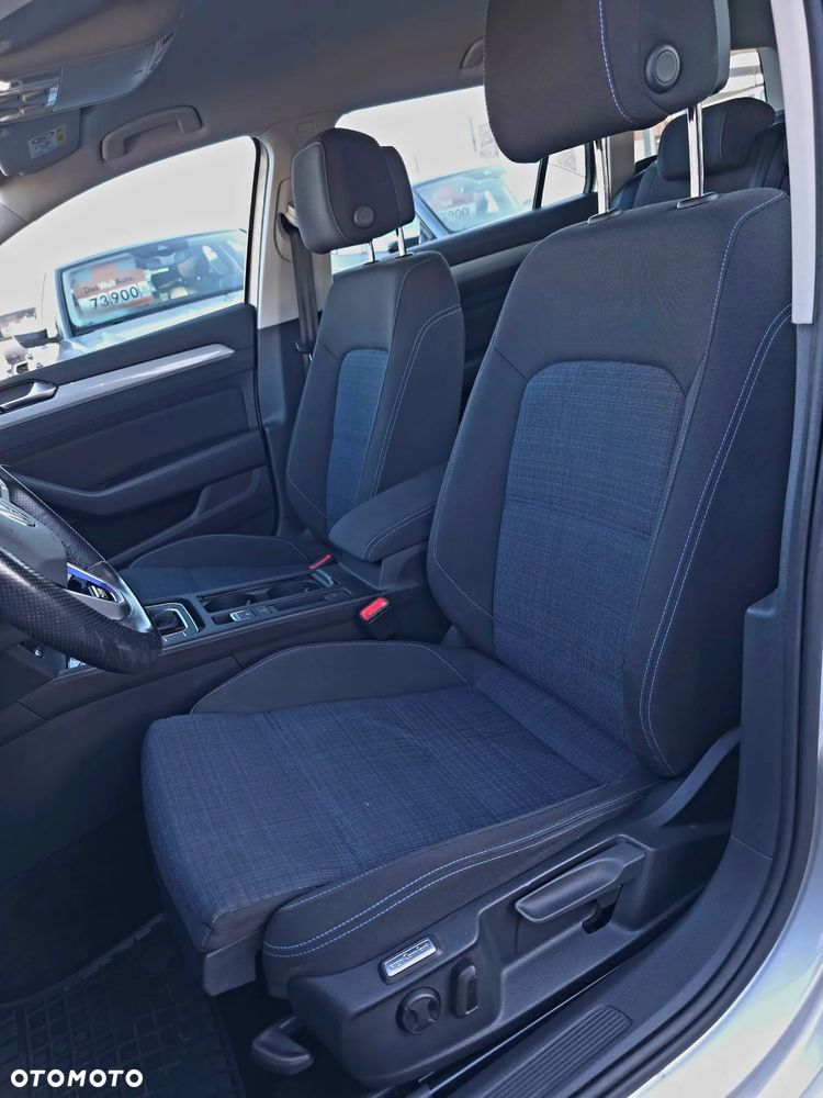 Volkswagen Passat - 13