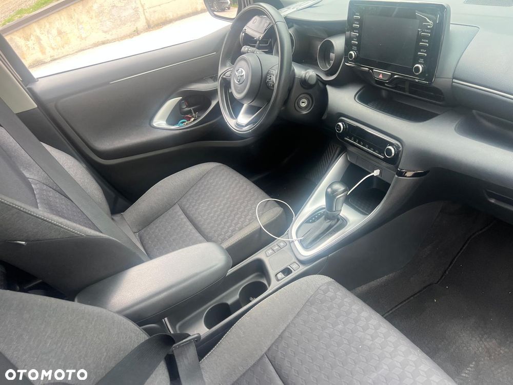 Toyota Yaris - 4