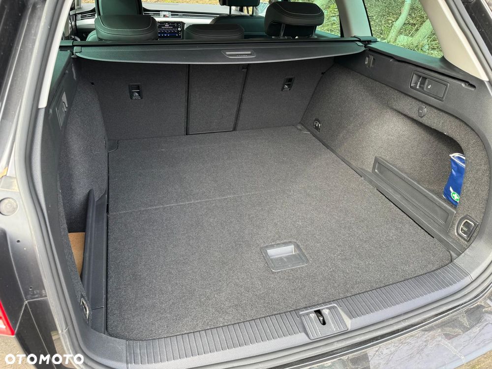Volkswagen Passat 2.0 TDI EVO Elegance DSG - 32