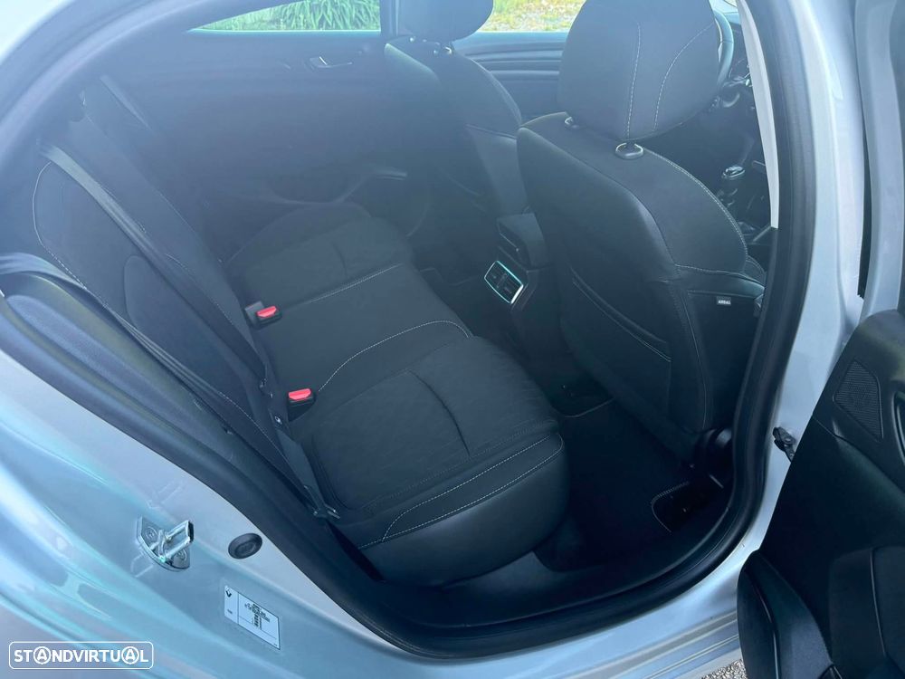 Renault Mégane 1.5 Blue dCi Limited - 9