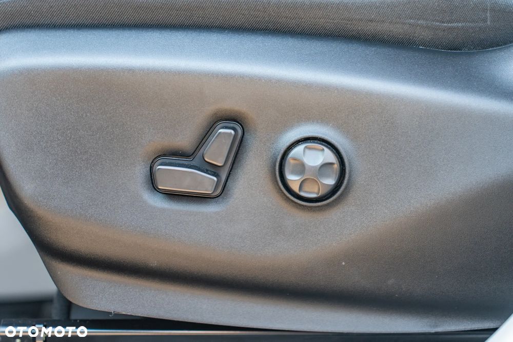 Chrysler Pacifica - 14