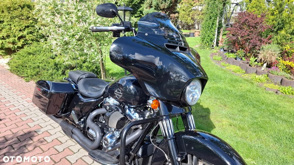 Harley-Davidson Touring Street Glide - 16