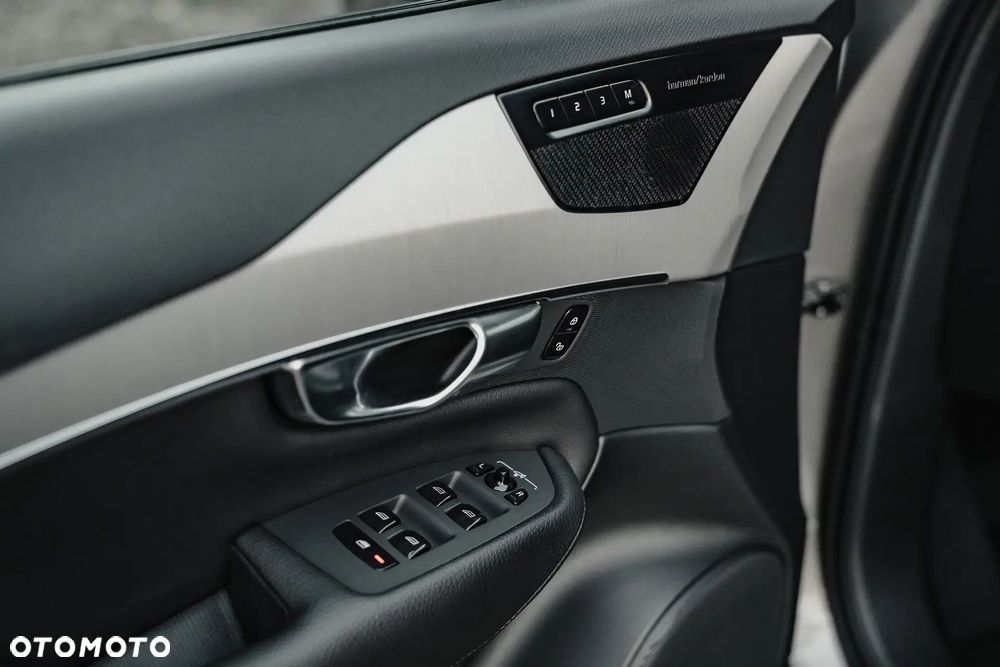 Volvo XC 90 T8 AWD Twin Engine Geartronic RDesign - 18