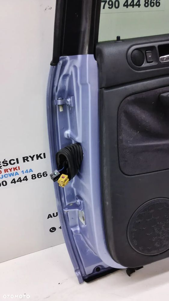 VW Passat B5 Sedan  Drzwi Prawe  Tył LL5Y - 7