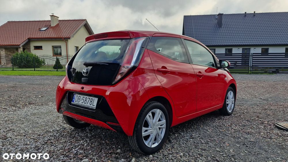 Toyota Aygo x-play - 24