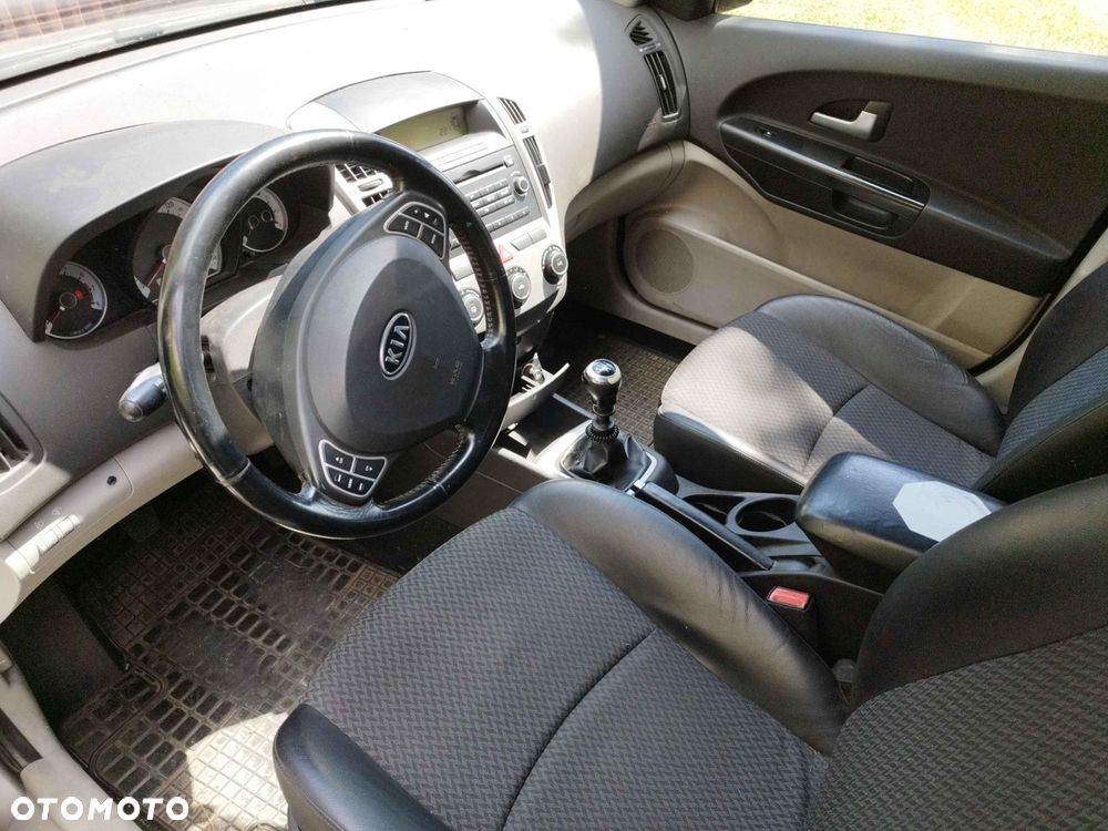 Kia Ceed 1.6 Comfort + - 8