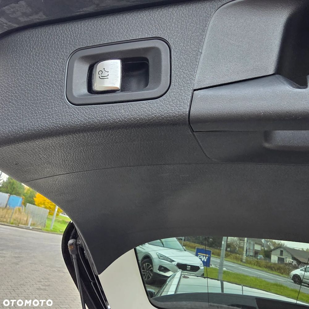 Mercedes-Benz Klasa C 220 d 9G-TRONIC - 11