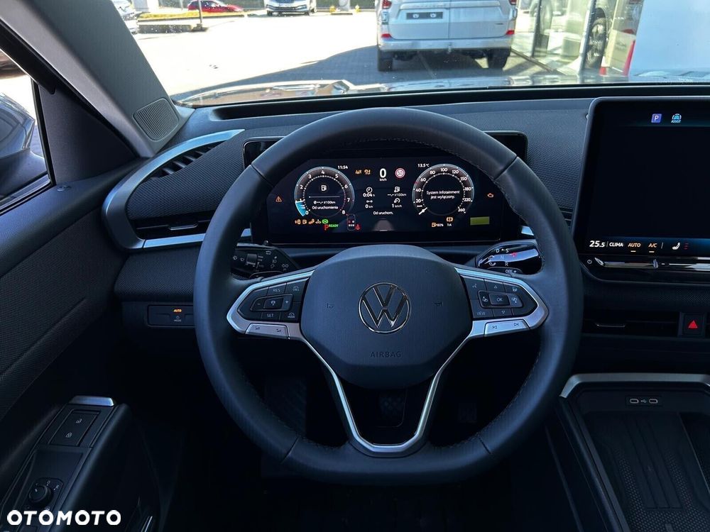 Volkswagen T-Roc - 8