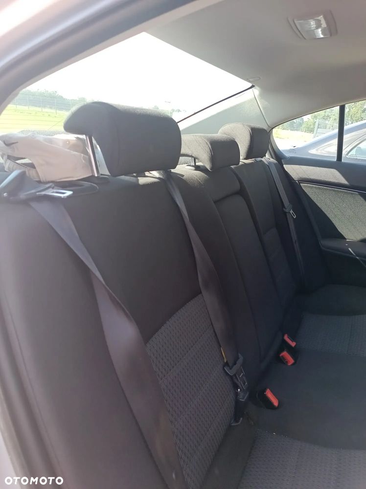 Toyota Avensis 2.0 D-4D - 18