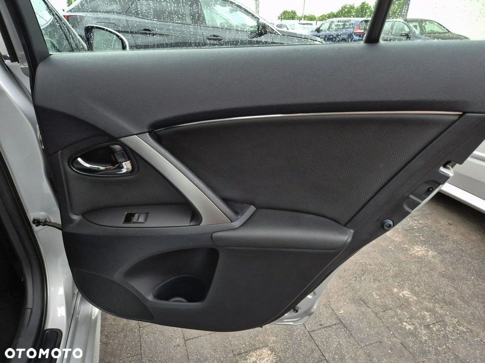 Toyota Avensis - 20