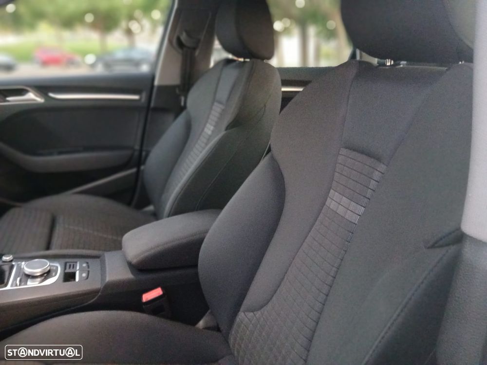 Audi A3 Sportback 30 TDI Design - 8