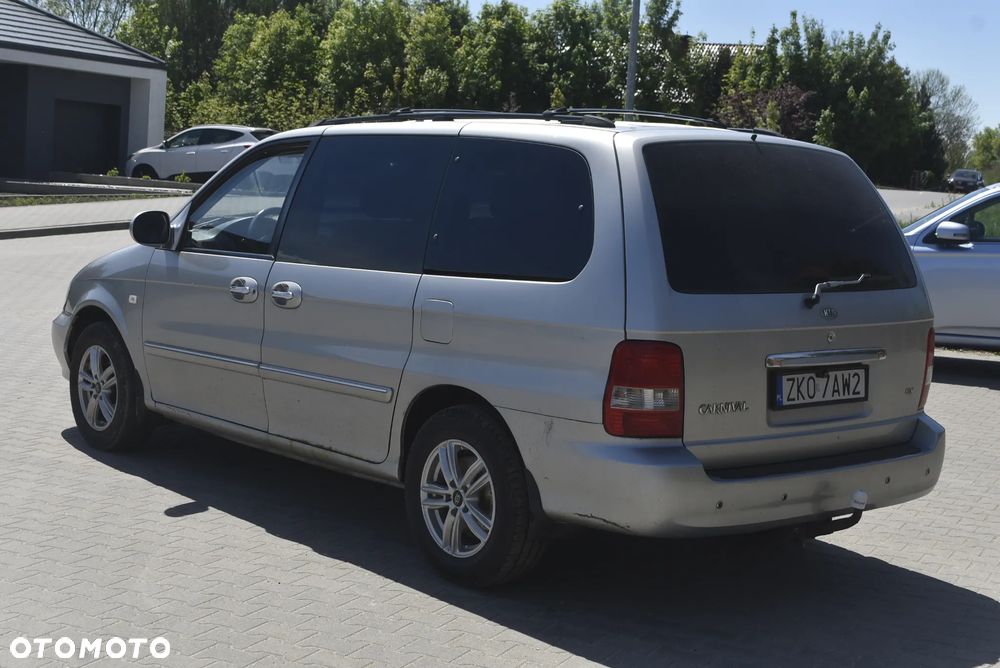Kia Carnival CRDi Executive - 4