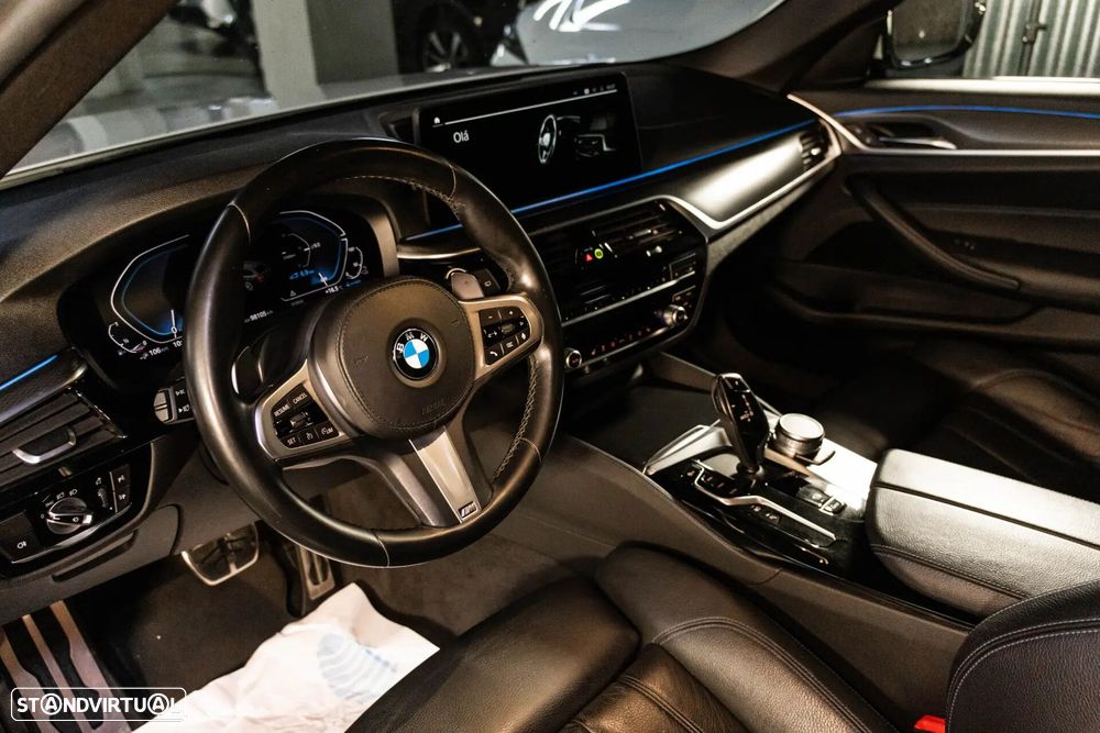 BMW 530 e Pack Desportivo M - 24