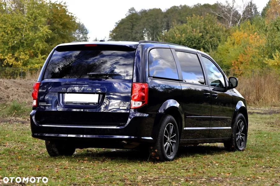 Dodge Grand Caravan - 8