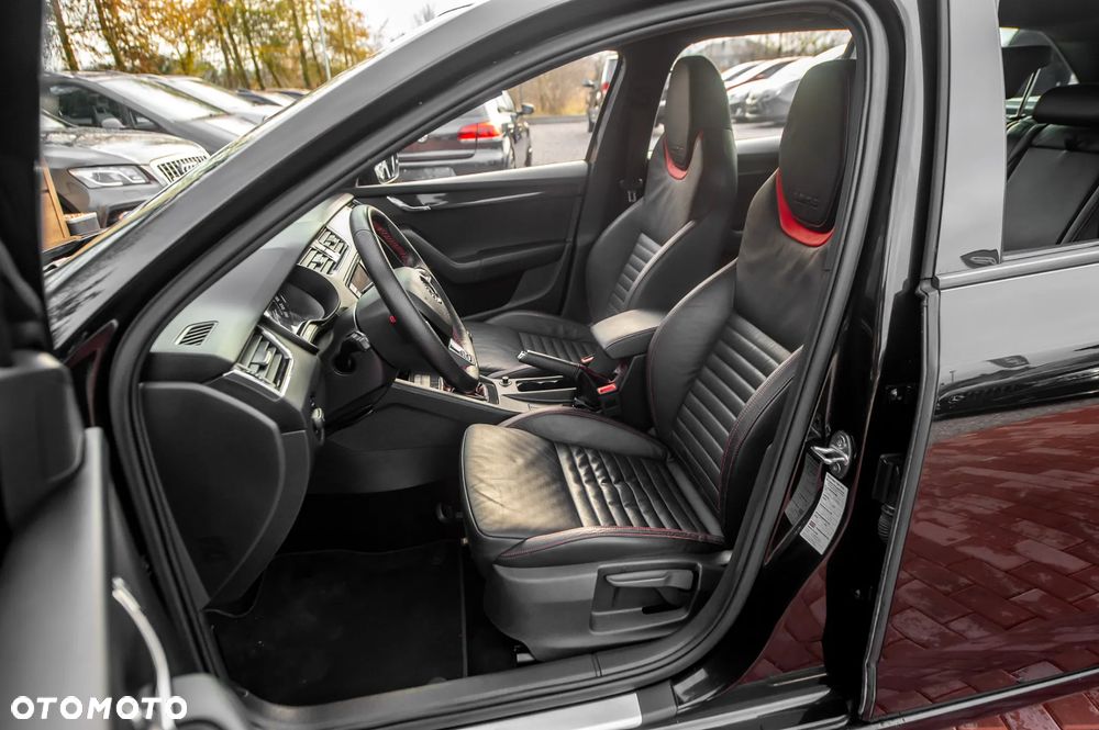 Skoda Octavia 2.0 TDI (Green tec) RS - 19