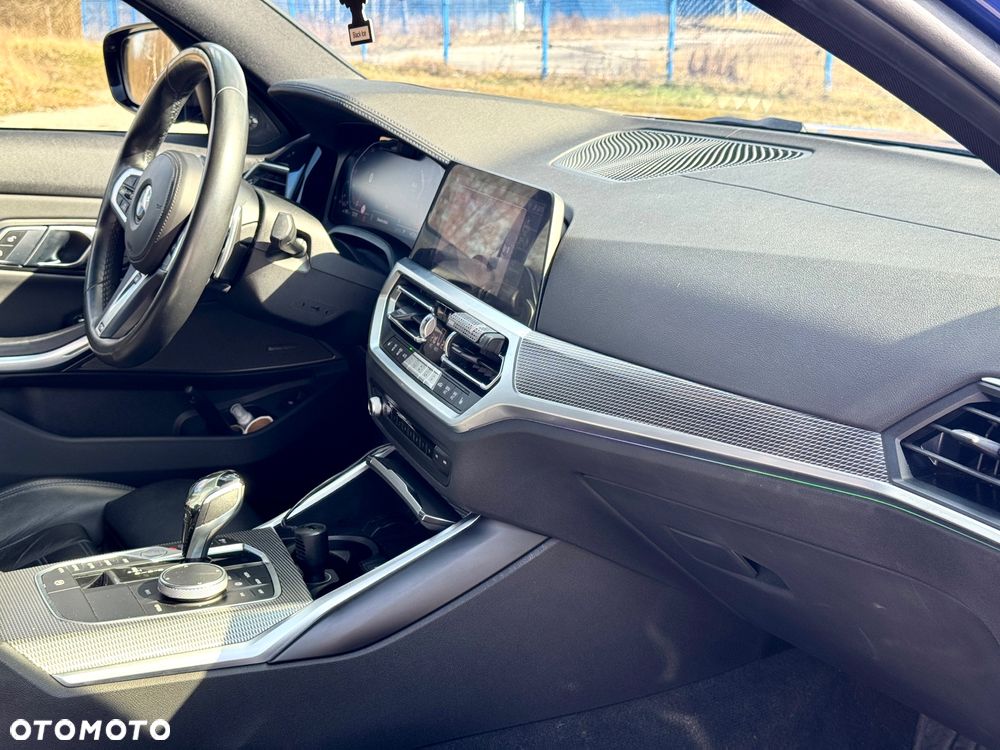 BMW Seria 3 330i M Sport sport - 16
