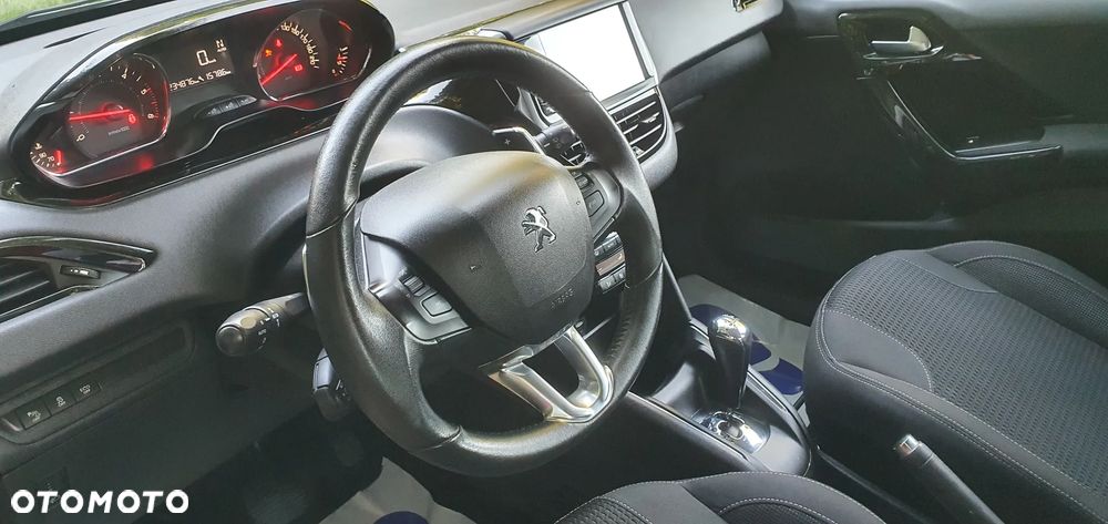 Peugeot 208 - 5