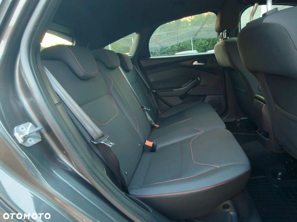 Ford Focus 1.0 EcoBoost ST-Line - 26