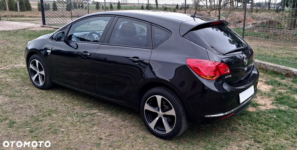 Opel Astra 1.4 150 Jahre - 2