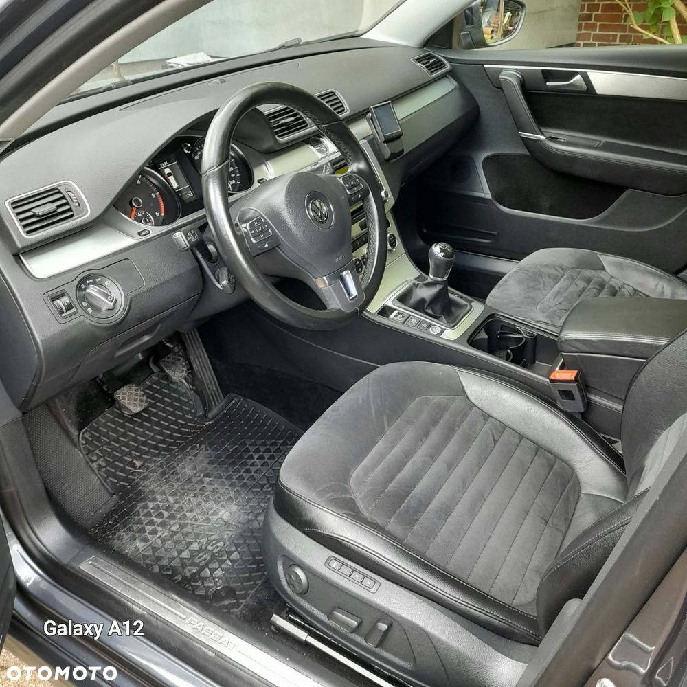 Volkswagen Passat - 9