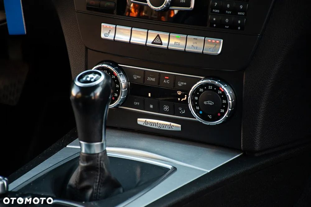 Mercedes-Benz Klasa C 180 T BlueEFFICIENCY Avantgarde - 20