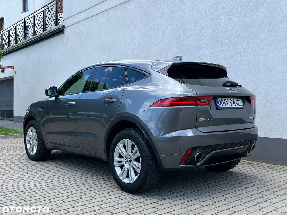 Jaguar E-Pace 2.0 i4D AWD R-Dynamic - 35