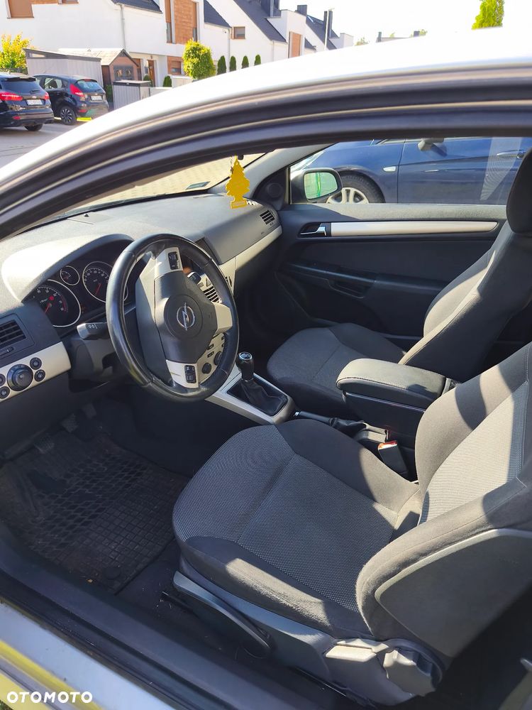 Opel Astra 1.6 Essentia - 5