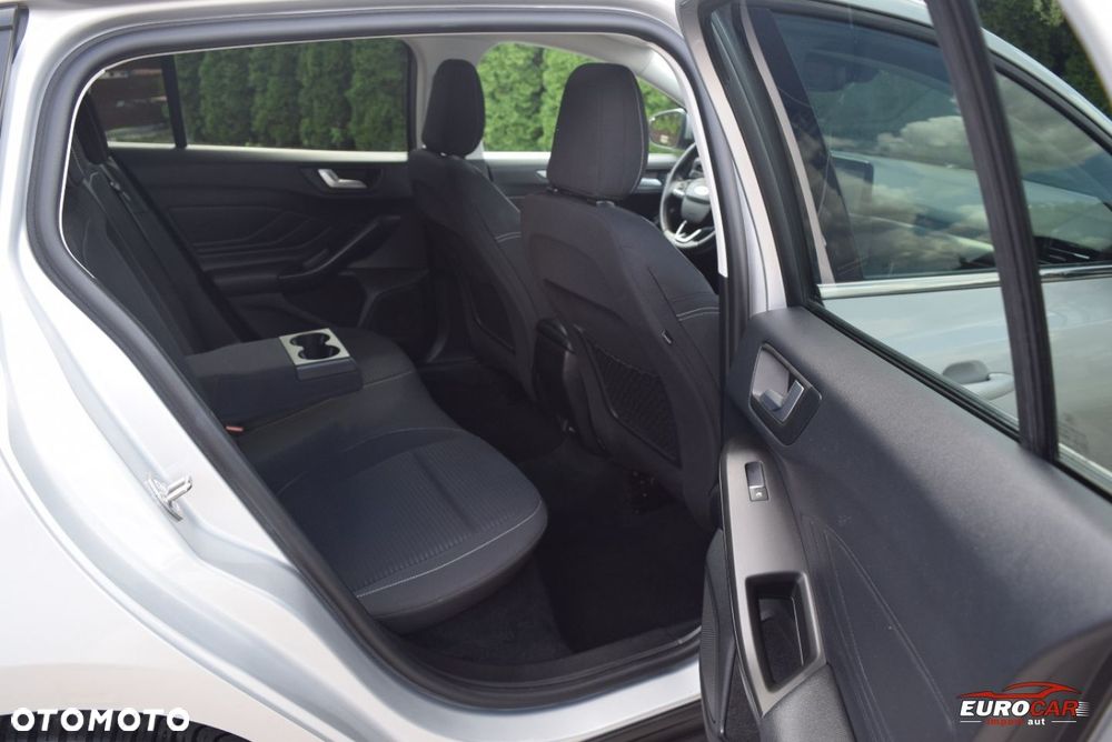 Ford Focus 1.0 EcoBoost Titanium Business - 17