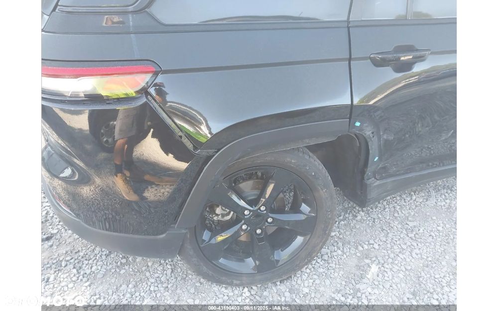 Jeep Grand Cherokee - 8