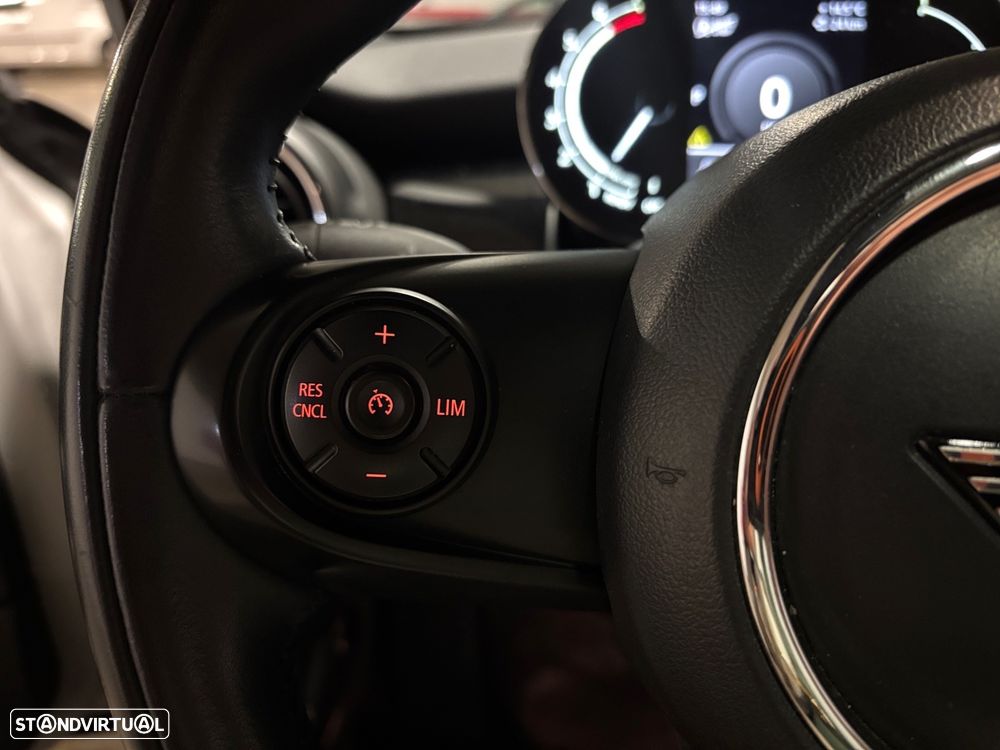 MINI 5 Portas Cooper Camden Edition Auto - 10