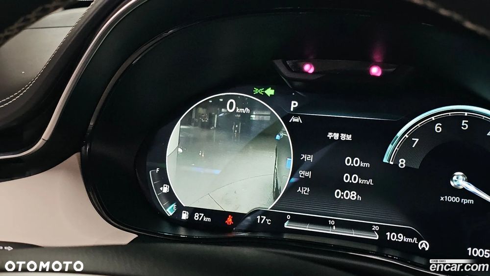 Genesis GV70 2.5T AWD AT8 Luxury Line - 32