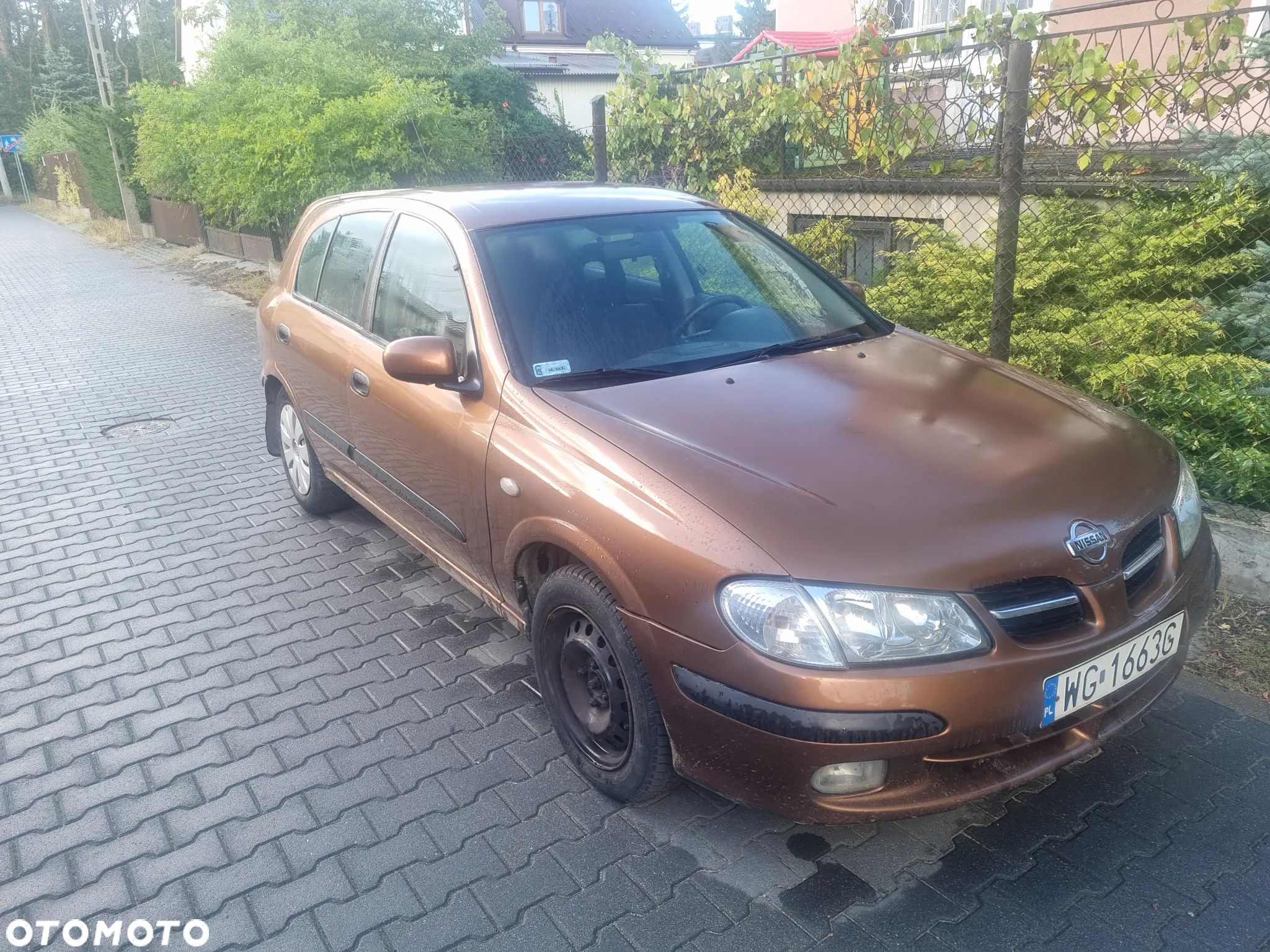 Nissan Almera - 1