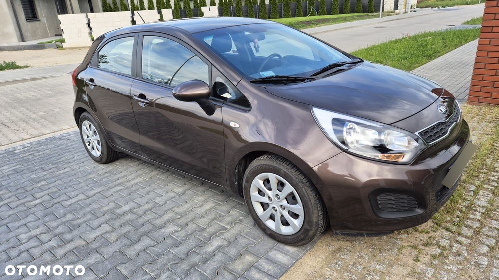 Kia Rio 1.2 M - 11
