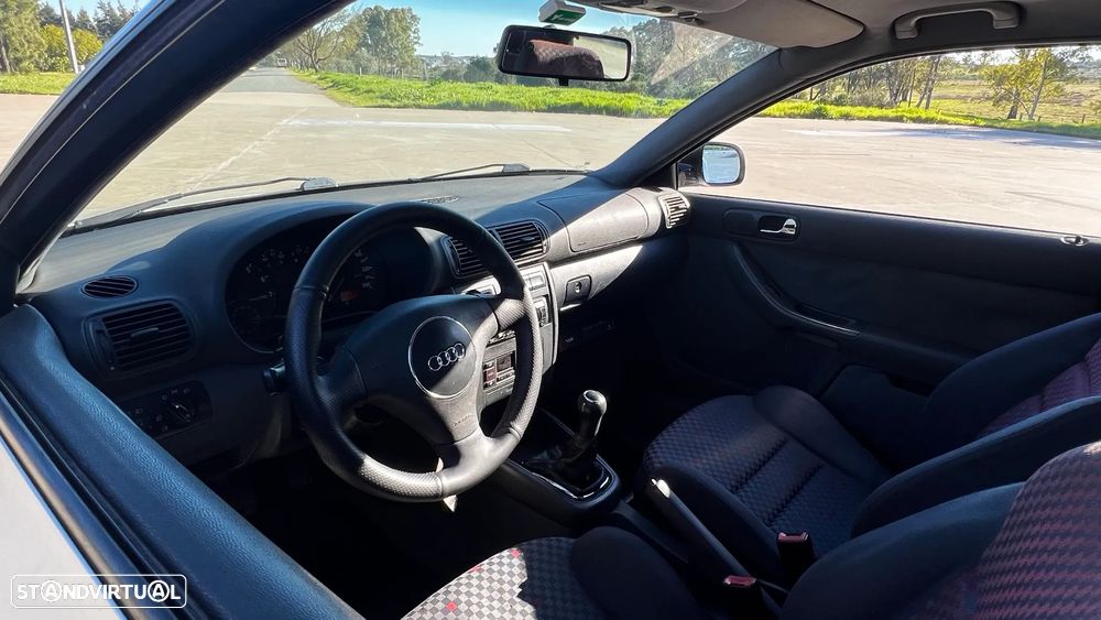 Audi A3 1.8 Sport Turbo - 4
