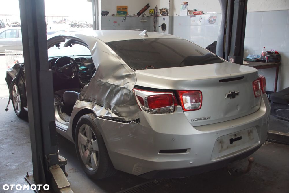 Auto na części - Chevrolet Malibu 2.0 VCDI 160 KM A20DTH AF40 2013R Silnik Skrzynia Drzwi Maska Błotnik Zderzak Lampa Lusterko Klamka Szyba Deska Kokpit Sterownik Moduł Czujnik Licznik Wyświetlacz Panel Kierownica - 4
