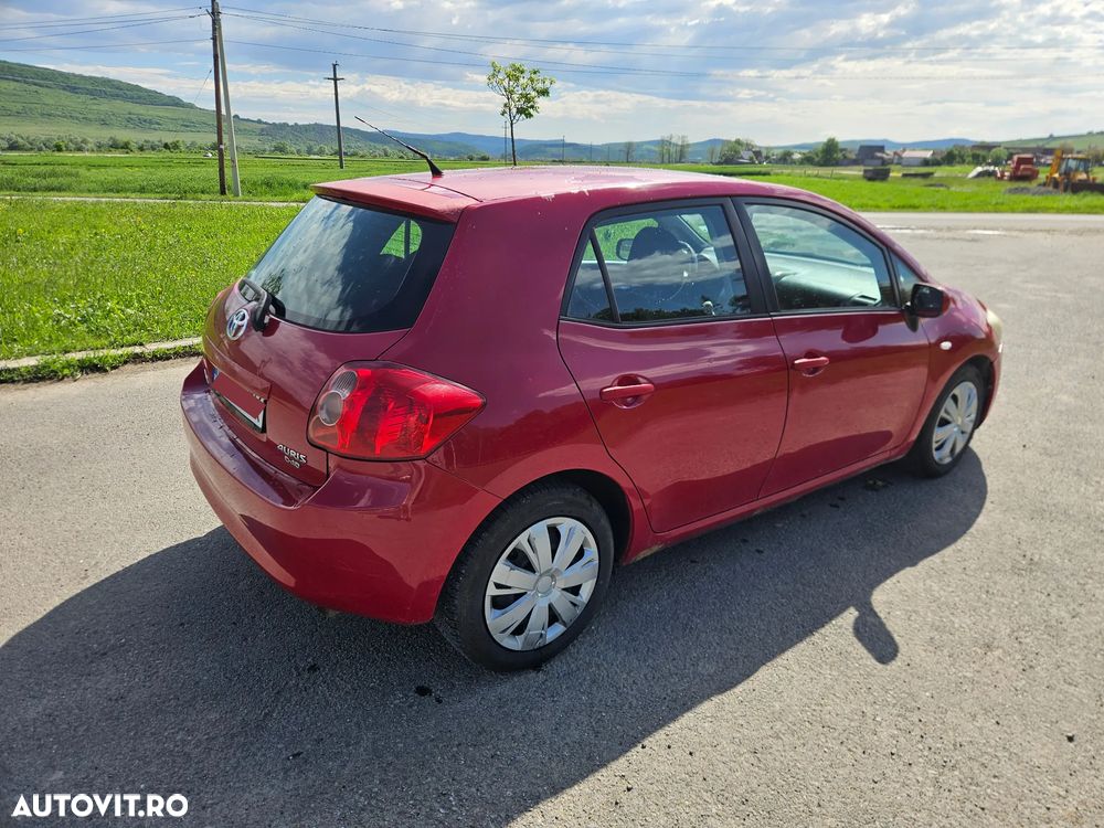 Toyota Auris 1.4 D-4D Luna - 4