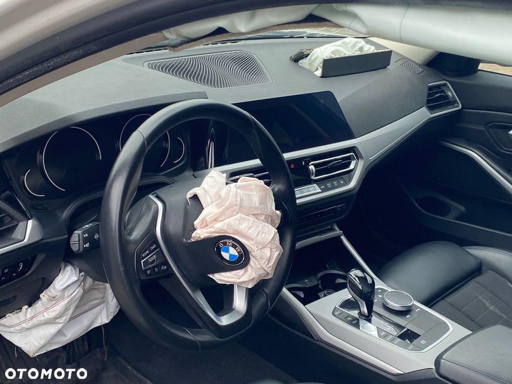 BMW Seria 3 320d xDrive - 16