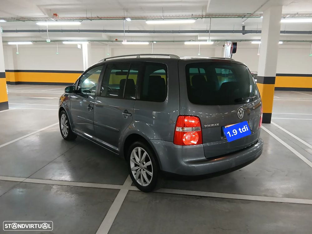 VW Touran 1.9 TDi Highline 7L - 4