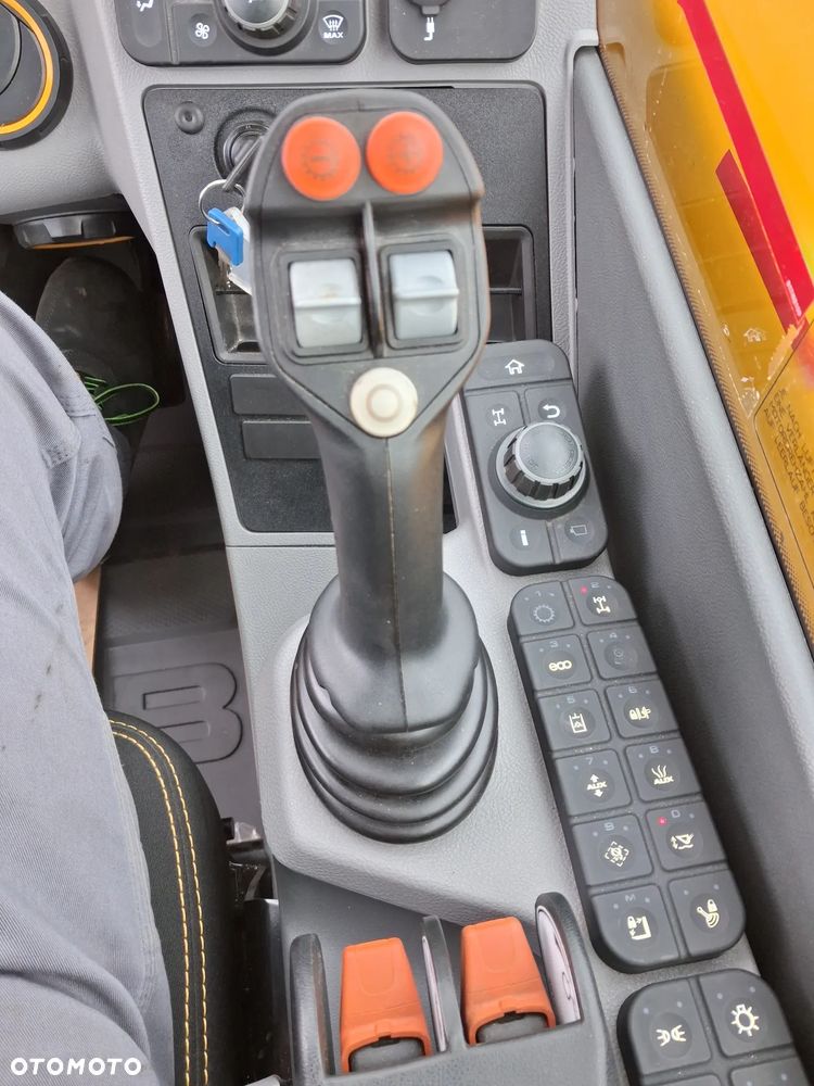 JCB 560-80 AGRI XTRA DUALTECH VT - 15