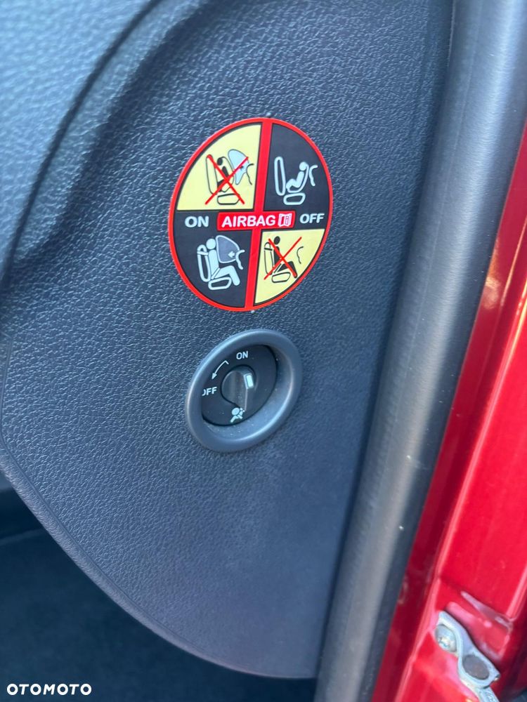 Dacia Sandero TCe 90 S&S Celebration - 21