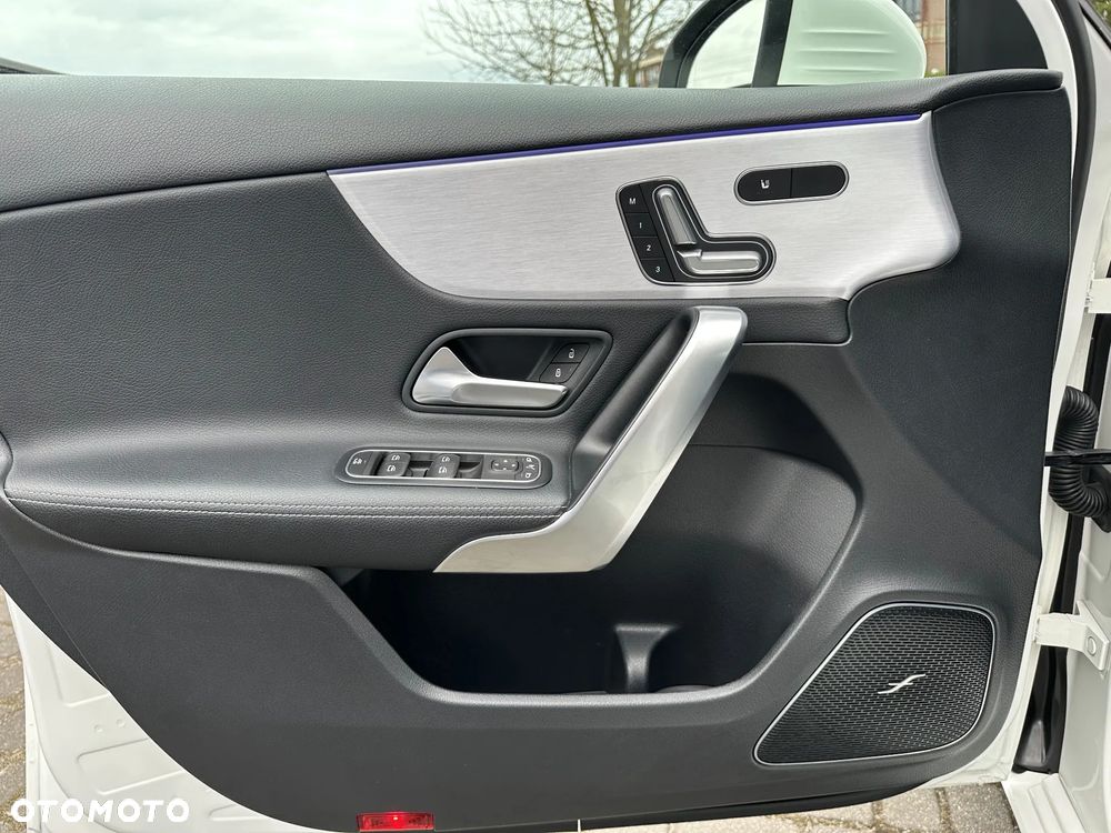 Mercedes-Benz Klasa A 250 Progressive 7G-DCT - 36