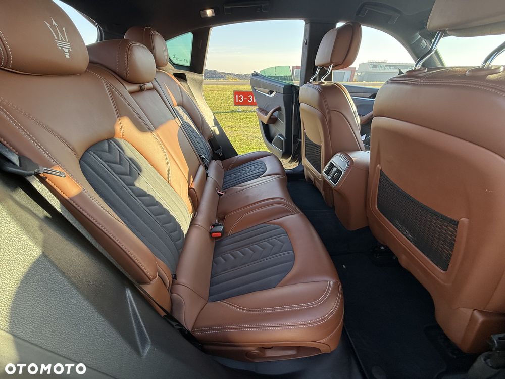 Maserati Levante S Granlusso - 13