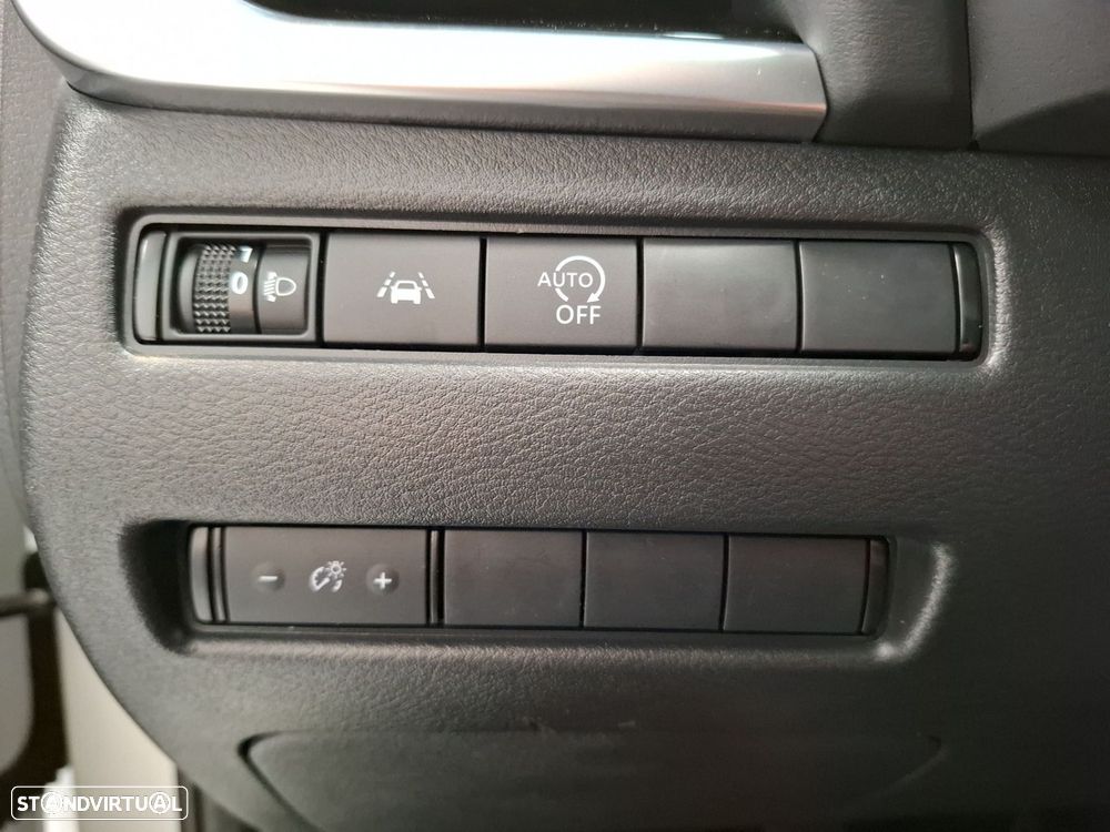 Nissan Qashqai 1.3 DIG-T N-Connecta LED+SKY - 21
