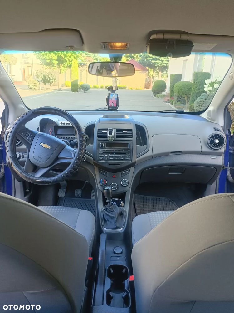 Chevrolet Aveo 1.2 LS - 23