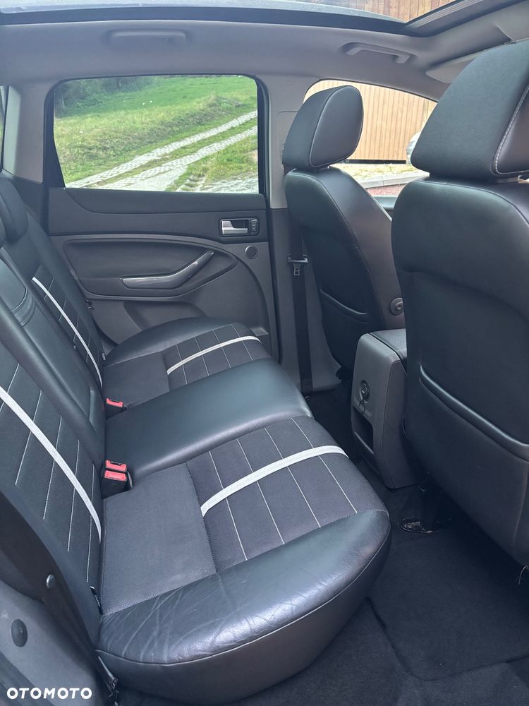 Ford Kuga - 17
