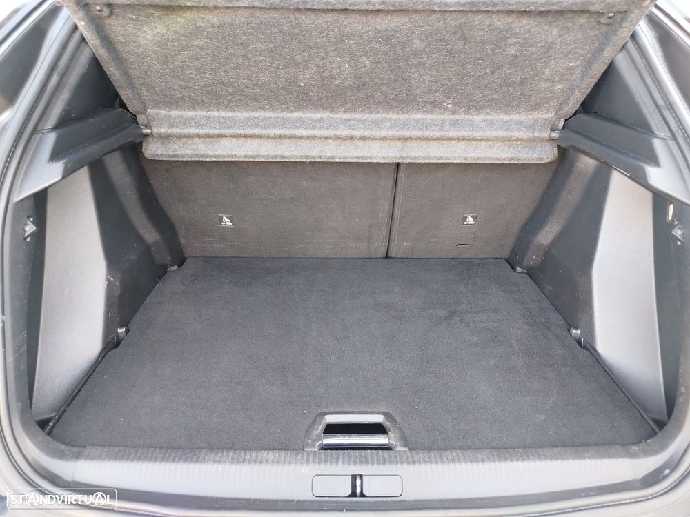 Peugeot 2008 1.2 PureTech GT Line - 28