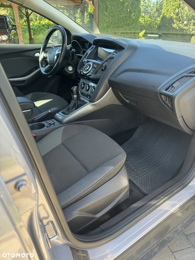 Ford Focus 1.6 Ambiente - 9